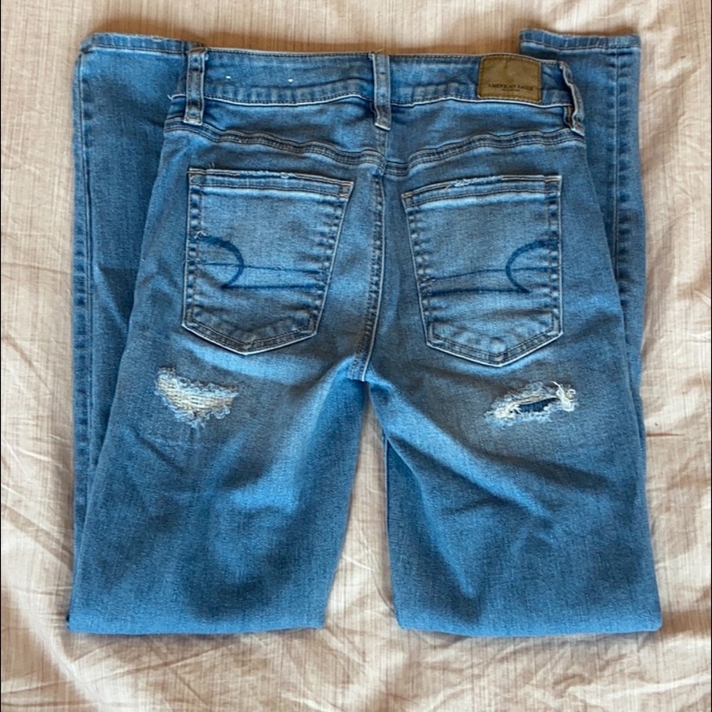American Eagle Ripped Jeans High Rise - Picture 2 of 3